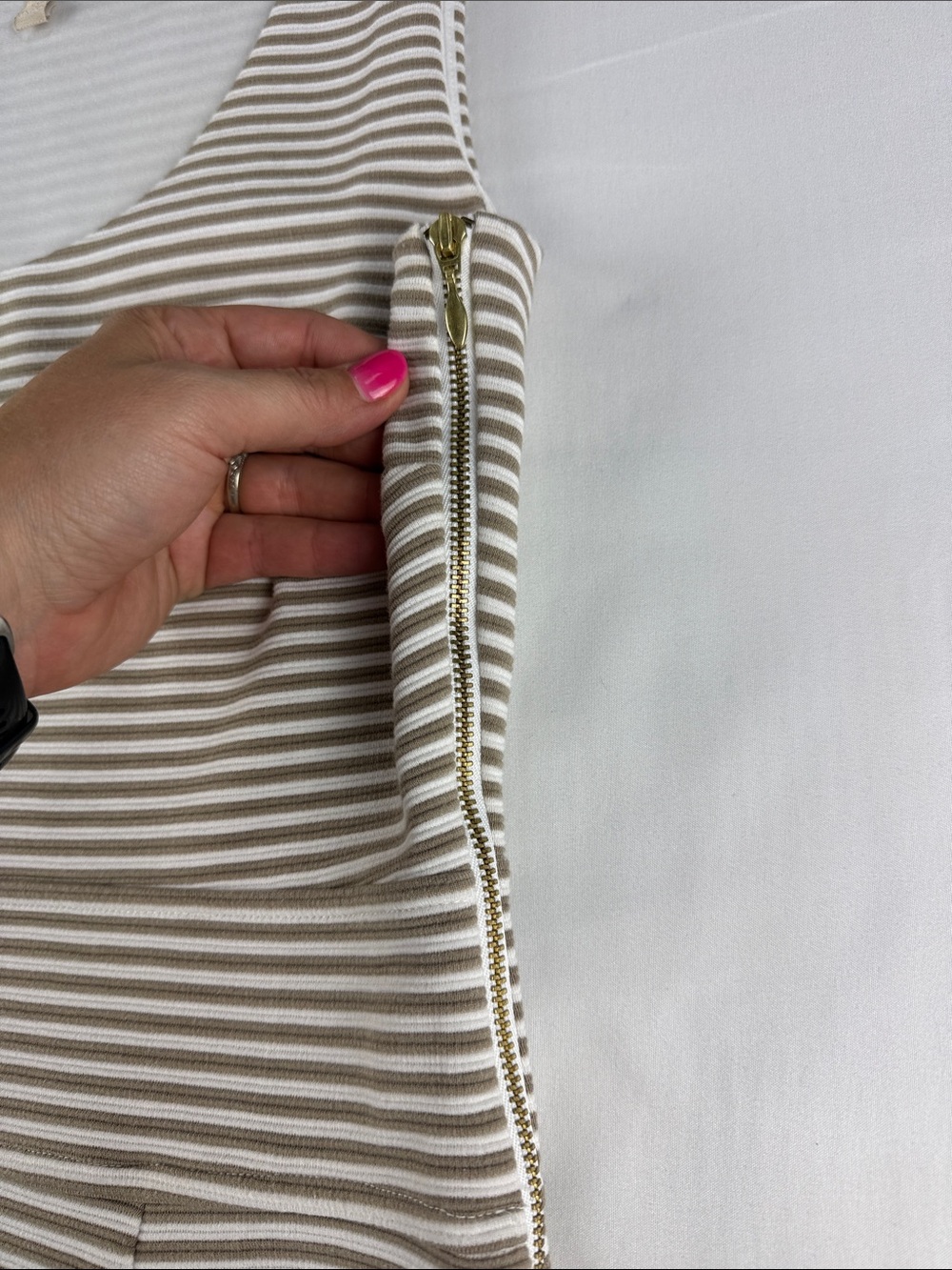 Banana Republic Cream & Tan Striped Work Dress Size 10 Side Zip Stretch EUC - Picture 6 of 8